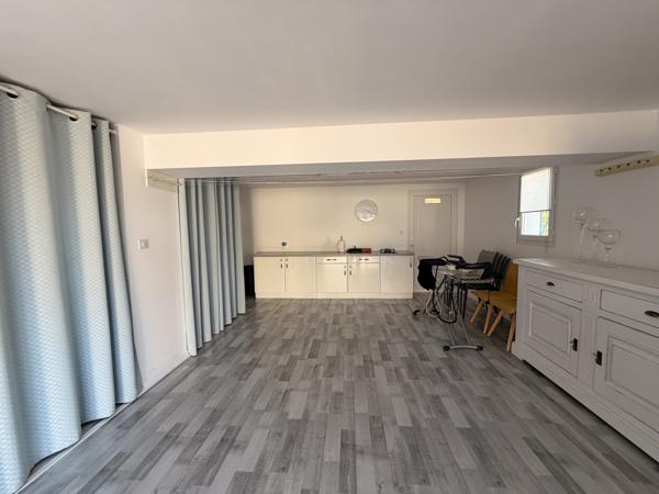 Maison
                                                                                                                                                                                                                                                                                                                        5 pièce(s)                                                                                                                                                                                                          3 chambre(s)                                                                                                                                                                                                          189.77  m²