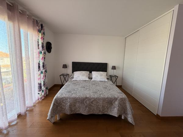 Maison
                                                                                                                                                                                                                                                                                                                        5 pièce(s)                                                                                                                                                                                                          3 chambre(s)                                                                                                                                                                                                          189.77  m²