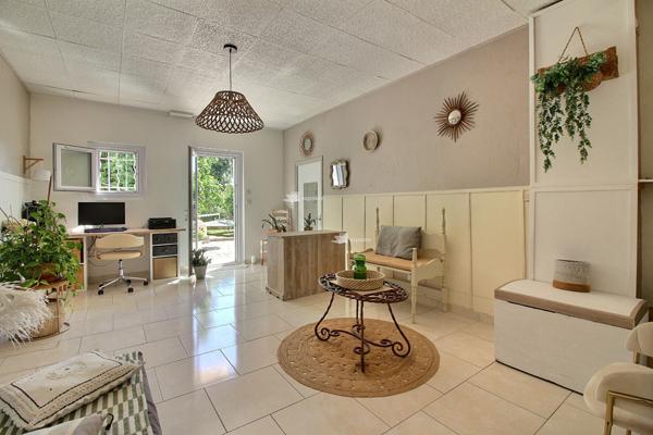 Villa familiale composée de 2 appartements