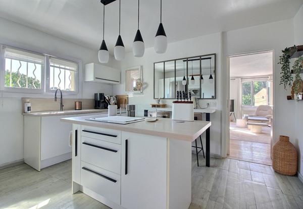 Villa familiale composée de 2 appartements