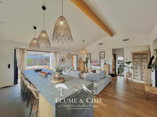 Maison contemporaine avec piscine