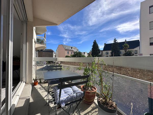 Appartement à vendre à Vannes 2 pièces 41m² secteur Étang au Duc parking cave