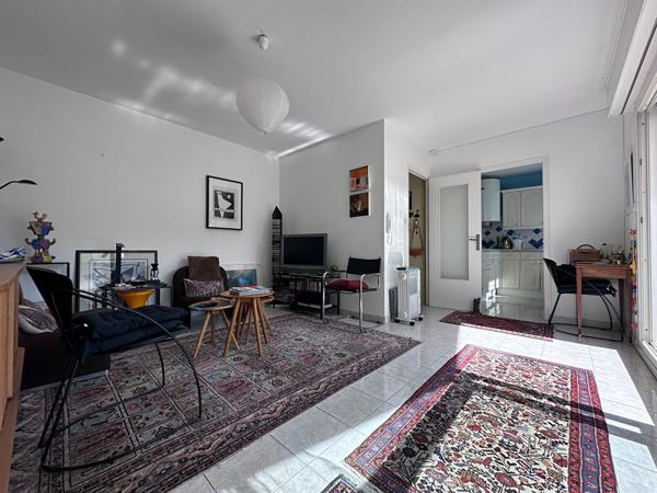 Appartement à vendre à Vannes 2 pièces 41m² secteur Étang au Duc parking cave