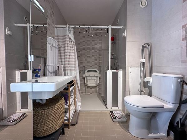 Appartement à vendre à Vannes 2 pièces 41m² secteur Étang au Duc parking cave