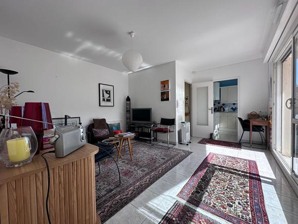 Appartement à vendre à Vannes 2 pièces 41m² secteur Étang au Duc parking cave