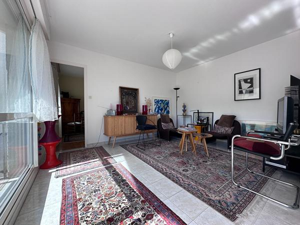 Appartement à vendre à Vannes 2 pièces 41m² secteur Étang au Duc parking cave