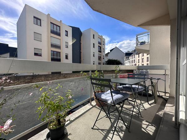 Appartement à vendre à Vannes 2 pièces 41m² secteur Étang au Duc parking cave