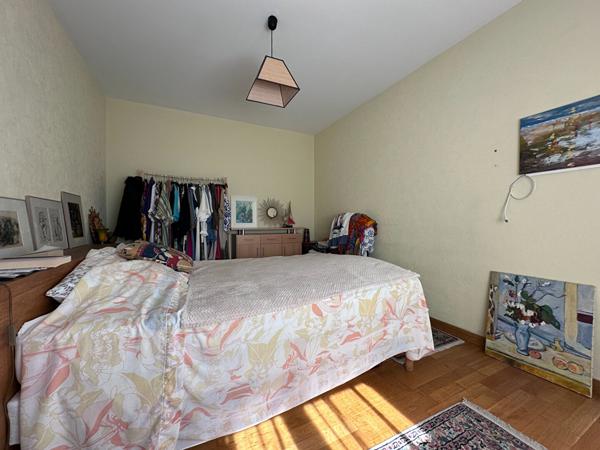 Appartement à vendre à Vannes 2 pièces 41m² secteur Étang au Duc parking cave