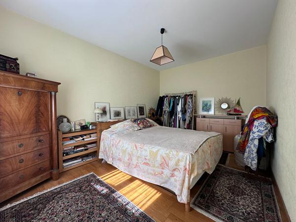 Appartement à vendre à Vannes 2 pièces 41m² secteur Étang au Duc parking cave