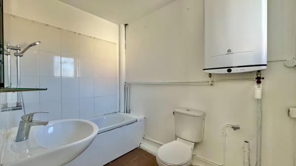 IMMEUBLE DE RAPPORT 210 M²  -  ATHIS-MONS, IDÉAL INVESTISSEUR AVEC BON RENDEMENT LOCATIF