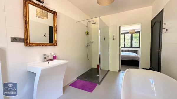 Demeure à vendre 5 pièces 196.6m² Beaumont-lès-Valence (26760)