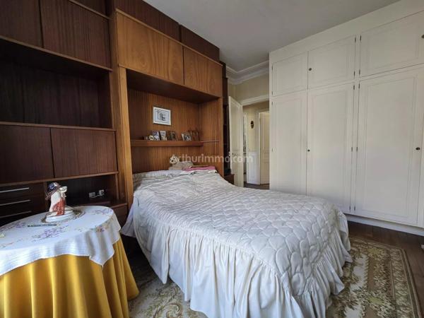 Vente                                                      Appartement
                        
                     3 pièces                      47 m2                     à Nogent-sur-Marne