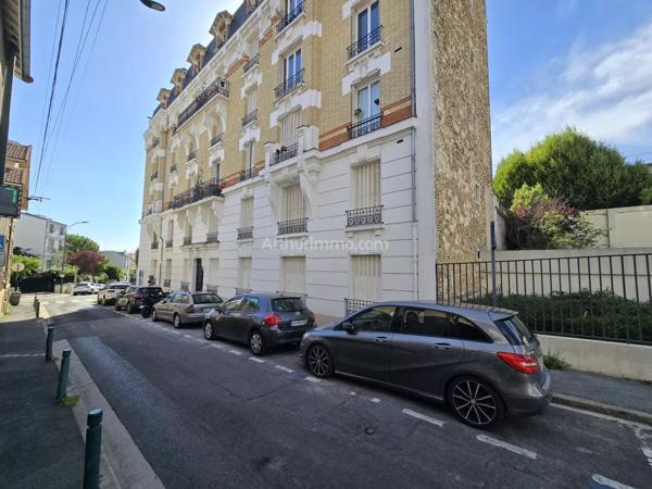 Vente                                                      Appartement
                        
                     3 pièces                      47 m2                     à Nogent-sur-Marne