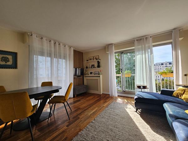 Centre-ville de Puteaux : Appartement de 4 pièces de 82m² avec balcons et cave