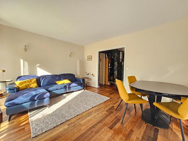 Centre-ville de Puteaux : Appartement de 4 pièces de 82m² avec balcons et cave