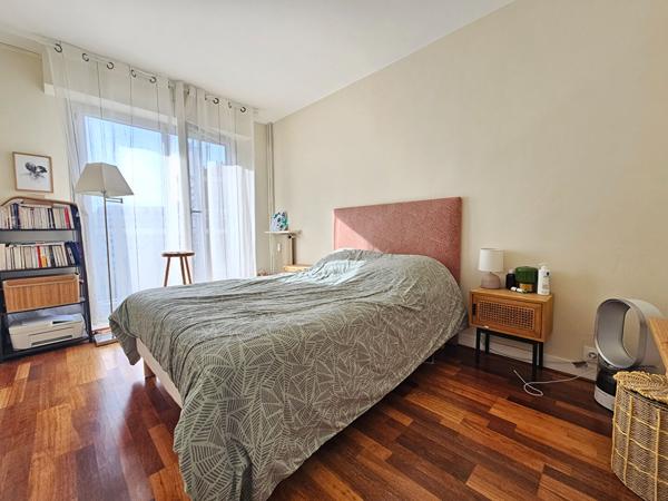 Centre-ville de Puteaux : Appartement de 4 pièces de 82m² avec balcons et cave