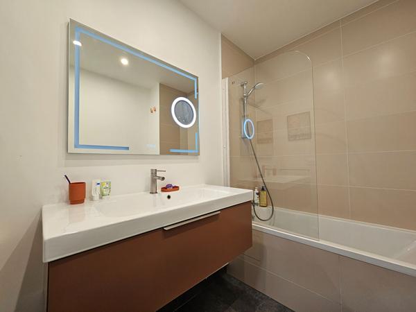 Centre-ville de Puteaux : Appartement de 4 pièces de 82m² avec balcons et cave