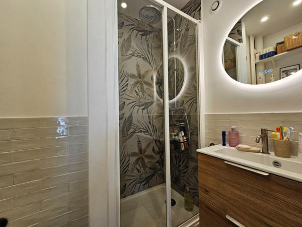Centre-ville de Puteaux : Appartement de 4 pièces de 82m² avec balcons et cave