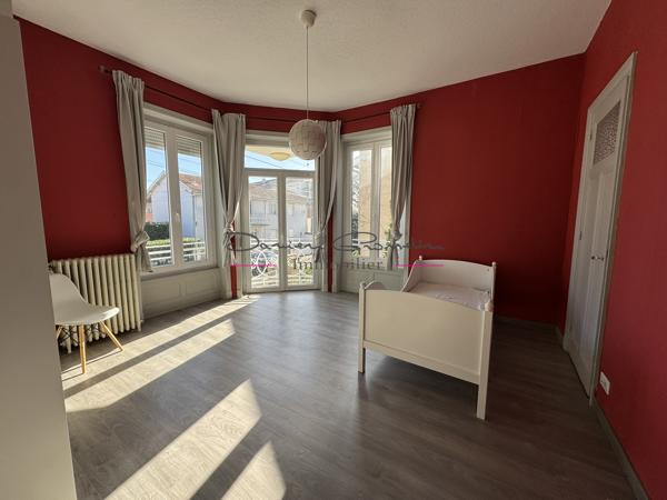 Spacieuse maison familiale 5 chambres avec terrasse – Proche gare et écoles – Le Coteau