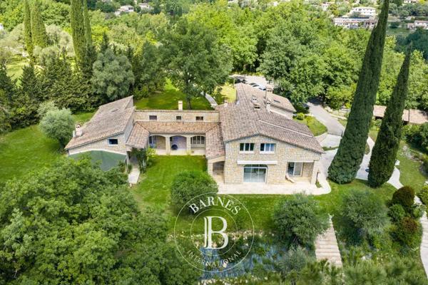 Le Bar-sur-Loup, Villa 9 Chambres -  458 m² à vendre