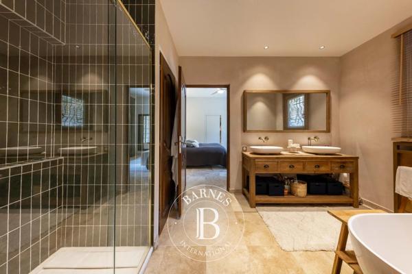Le Bar-sur-Loup, Villa 9 Chambres -  458 m² à vendre