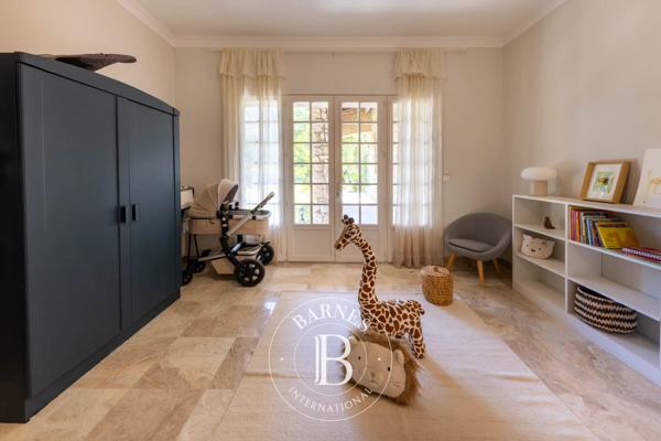 Le Bar-sur-Loup, Villa 9 Chambres -  458 m² à vendre