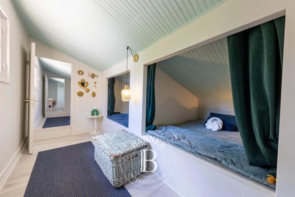 Le Bar-sur-Loup, Villa 9 Chambres -  458 m² à vendre