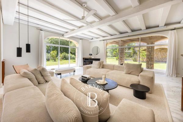 Le Bar-sur-Loup, Villa 9 Chambres -  458 m² à vendre