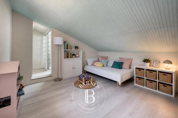 Le Bar-sur-Loup, Villa 9 Chambres -  458 m² à vendre