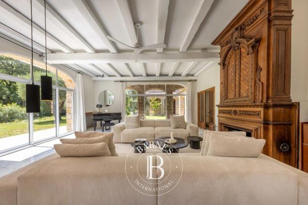Le Bar-sur-Loup, Villa 9 Chambres -  458 m² à vendre