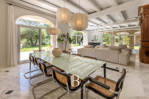 Le Bar-sur-Loup, Villa 9 Chambres -  458 m² à vendre