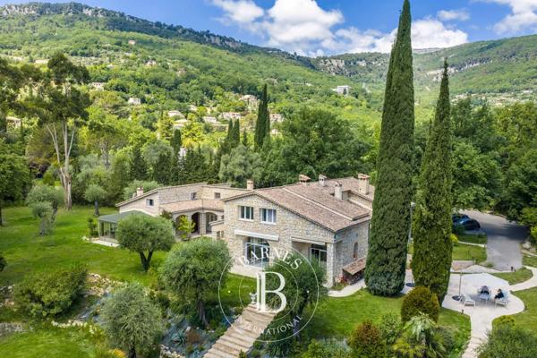 Le Bar-sur-Loup, Villa 9 Chambres -  458 m² à vendre