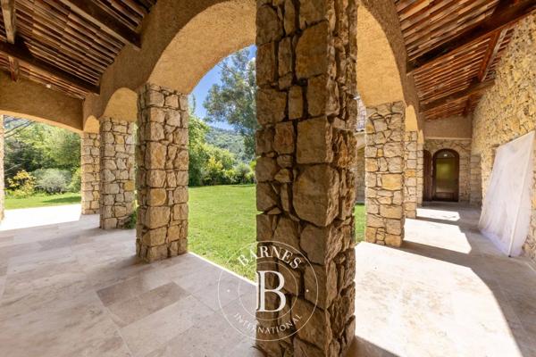 Le Bar-sur-Loup, Villa 9 Chambres -  458 m² à vendre