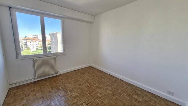 Appartement 2 pièces                                        - 69100 Villeurbanne Réf : 5682