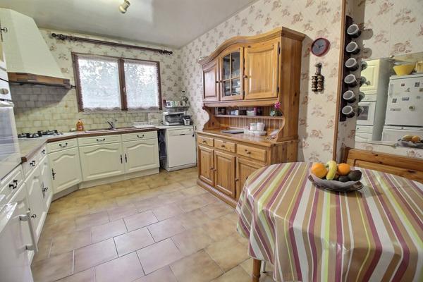 MAISON PLAIN PIED TYPE F4 SUR TERRAIN 3 FACES PISCINABLE AVEC UN GROS POTENTIEL D'AGRANDISSEMENT