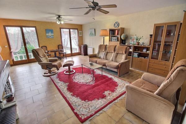 MAISON PLAIN PIED TYPE F4 SUR TERRAIN 3 FACES PISCINABLE AVEC UN GROS POTENTIEL D'AGRANDISSEMENT