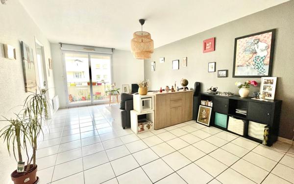 Appartement à vendre    3 pièces • 70,83 m2 Bordeaux
