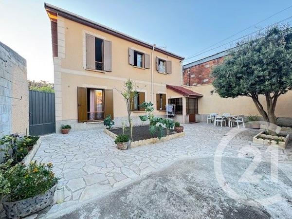 Immeuble à vendre  166 m2 BOBIGNY - 93