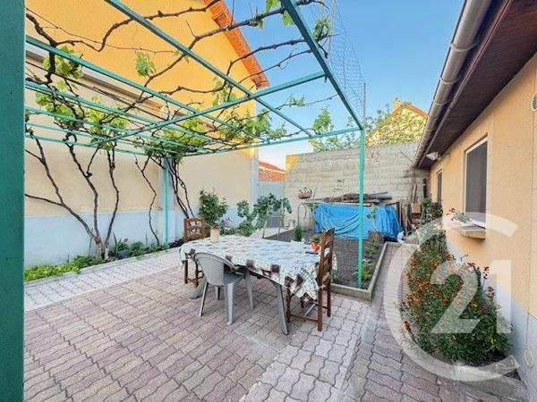 Immeuble à vendre  166 m2 BOBIGNY - 93