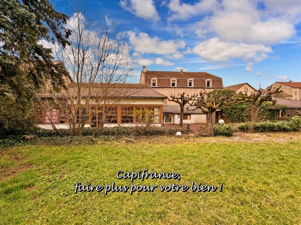 Maison à vendre 11 pièces LA CLAYETTE (71) - 530m ² habitables - 13 pièces - piscine - dépendances - terrain 3822 m²