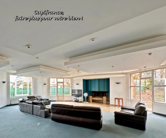Maison à vendre 11 pièces LA CLAYETTE (71) - 530m ² habitables - 13 pièces - piscine - dépendances - terrain 3822 m²
