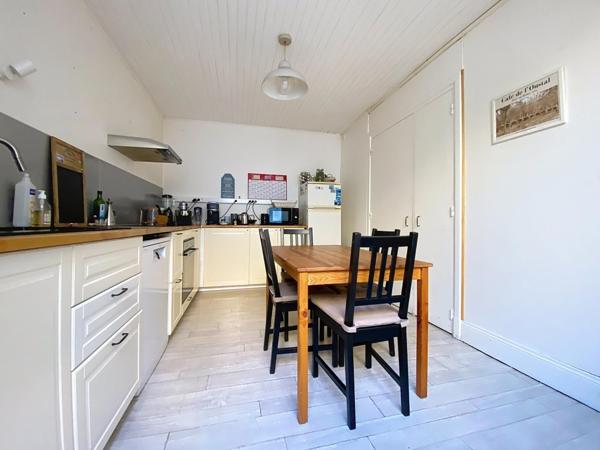 Propriété de caractère en pierre proche toutes commodités