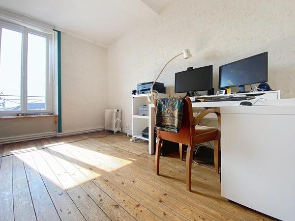 Propriété de caractère en pierre proche toutes commodités