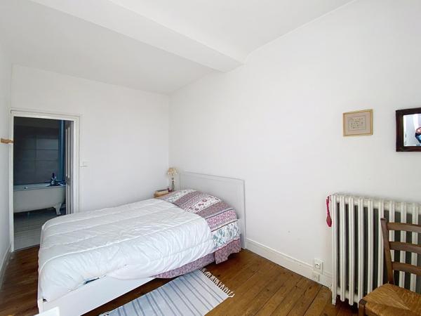 Propriété de caractère en pierre proche toutes commodités