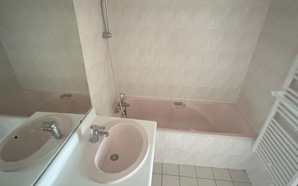 Appartement à louer    3 pièces • 66,31 m2 Châtillon