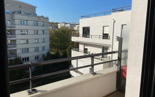 Appartement à louer    3 pièces • 66,31 m2 Châtillon