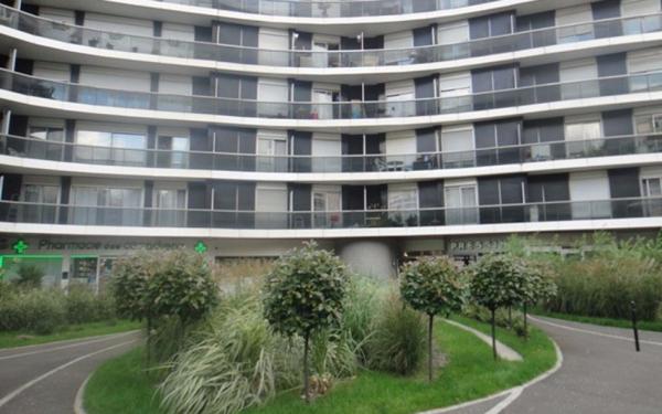 Appartement à louer    2 pièces • 47 m2 Saint-Maurice