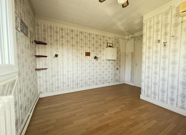 DPE D,  MAISON proche centre-ville de Verrières-le-Buisson,3 CHAMBRES, Garage, cave.