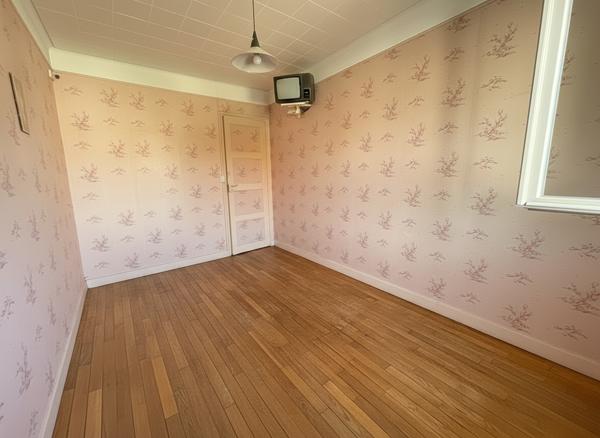 DPE D,  MAISON proche centre-ville de Verrières-le-Buisson,3 CHAMBRES, Garage, cave.