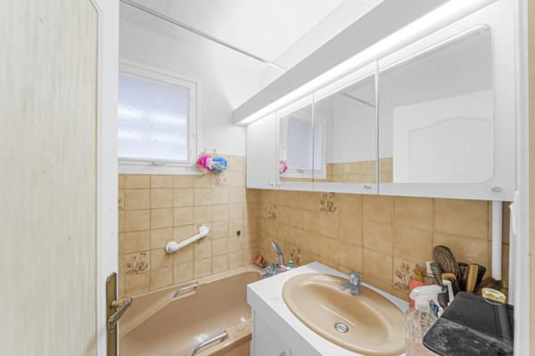 Appartement T4 de 72 m² avec balcon et garage à Châtenoy-le-Royal